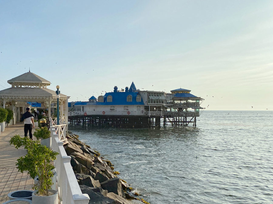 リマで有名な海上レストラン「ラ・ロサ・ナウティカ」